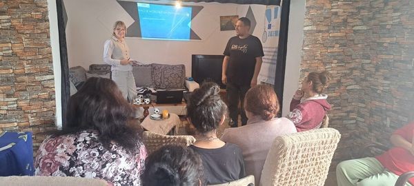 NVOJuventas's tweet photo. ⏰⌛️💡Svi rezultati projekta "Za nas je pravo vrijeme" su vrlo impresivni i značajni kad je u pitanju veća socijalna inkluzija i edukacija RE populacije. 🚀✍️✅

Link do intervjua 🔗https://t.co/P1gwDzY7l8 https://t.co/ev3xf5TFzU