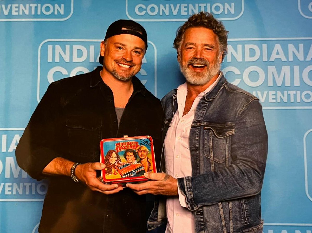 Special thanks to John Schneider @John_Schneider for sharing this interesting photo with Tom Welling! #TomWelling #JohnSchneider #Smallville #TheDukesOfHazzard