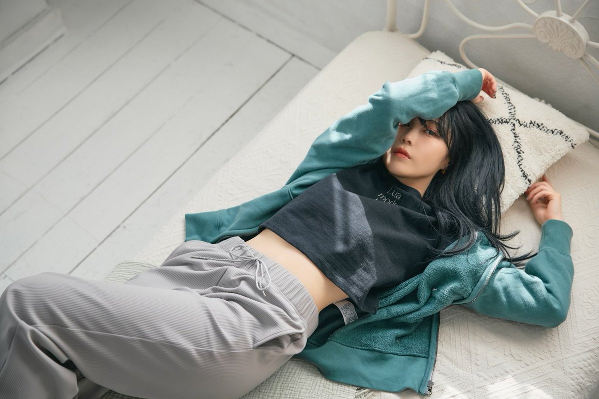 鷲尾伶菜 クッション Billboard2024 🐈‍⬛ @kiyotabi @uchi_daxx @luamoda_1994
