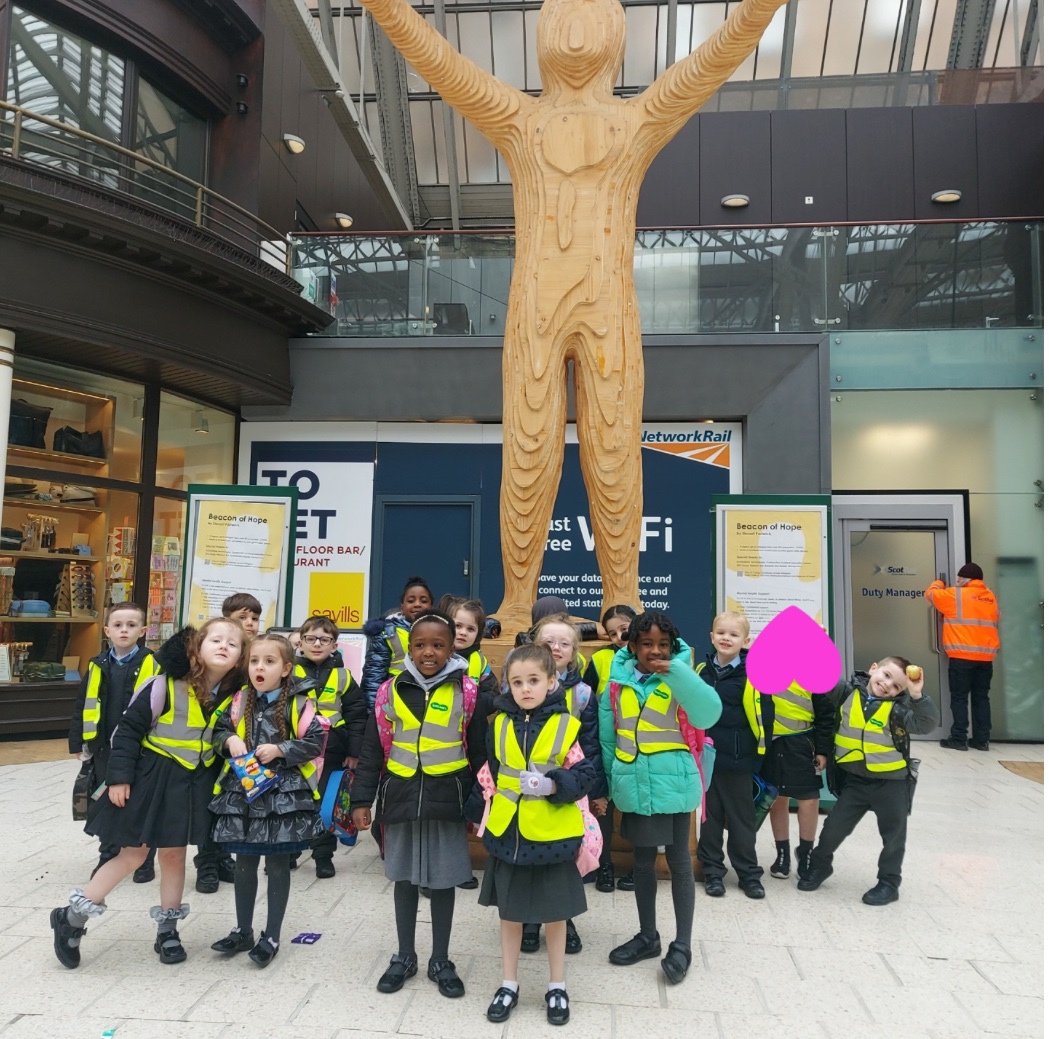 OLRprimary's tweet photo. P1b had an amazing trip to GOMA this week  to do a  workshop  that  explored  different  materials…we  even  got  to  take  the  train  which  made  it  even  more  exciting!!  #GOMA #lfs #earlylevel https://t.co/mP3TNNoxLF