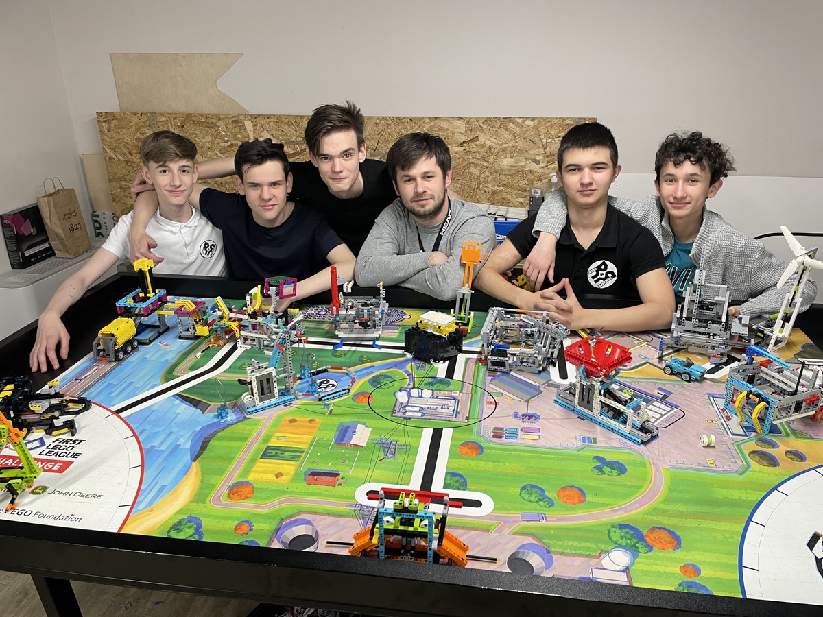 journobirds's tweet photo. “Never stop trying to do your best, even if you fail at first. We didn't win our first competition eight years ago, even though we worked hard. But we loved it!"

Moldovan robotics teacher Florin Cazac took Moldovan teenagers to the global arena. 

@F1RSTglobal https://t.co/h6PLK2QF8r