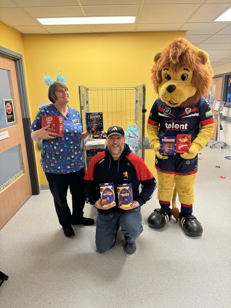 Mid Yorkshire Hospitals Charity (@my_nhscharity) on Twitter photo π°Egg-cellent Generosityπ°
Today we wanted to thank <a href="/GBpoliceRL/">Great Britain Police Rugby League Association</a> and <a href="/WYP_RL/">West Yorkshire Police Rugby League</a> for their wonderful donation of Easter eggs to the children's wards. Alfie the Lion personally delivered them the eggs to the children, putting big smiles on the kids' facesπ π°Egg-cellent Generosityπ°
Today we wanted to thank <a href="/GBpoliceRL/">Great Britain Police Rugby League Association</a> and <a href="/WYP_RL/">West Yorkshire Police Rugby League</a> for their wonderful donation of Easter eggs to the children's wards. Alfie the Lion personally delivered them the eggs to the children, putting big smiles on the kids' facesπ