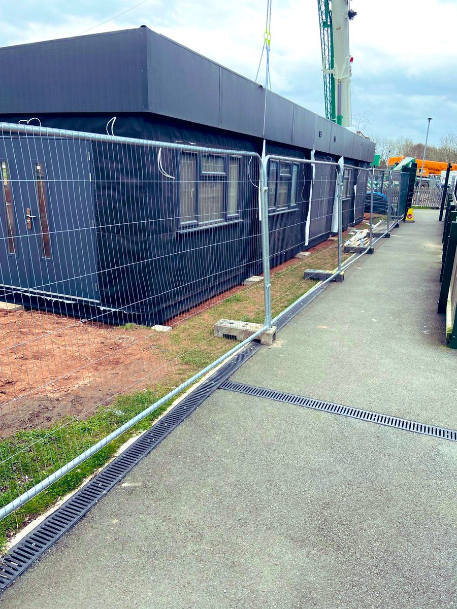 orchardsac's tweet photo. The building is in place as a whole now!
Watching this unfold is incredible!
Only the best for the pupils of Greenheart! π
@greenheartLP
#wearegreenheart #keystageone #newbuild #excitingtimes #communitiesandfamiliesfirst https://t.co/ugqIsCDGHP