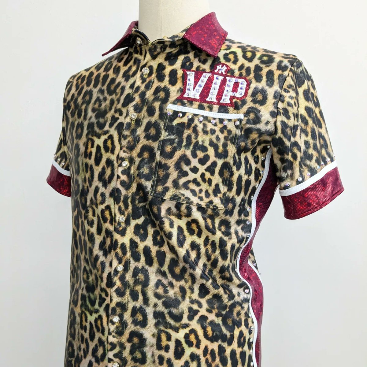 Love this leopard print for @Marq_Quen !! 🐆 Close up shots to hold you over until tonight! 🤎💛❤️ @aew #aew.#privateparty #prowrestlinggear #wrestlinggear #customwrestlinggear