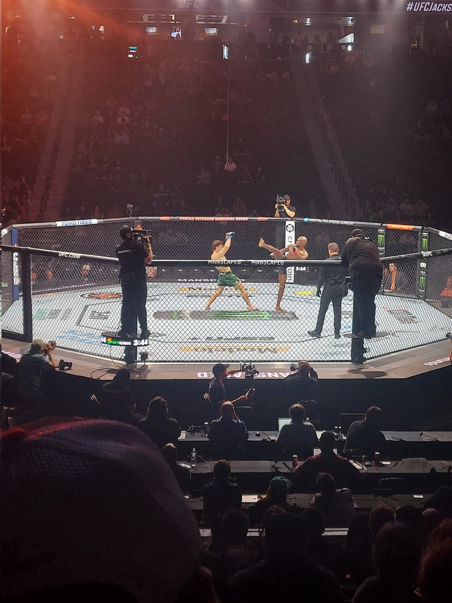 ryanm2987's tweet image. In honor of his fight this weekend, here's Emmers throwing a wheel kick at Jack Jenkins during #UFCJacksonville #UFCAtlanticCity #MMATwitter #UFC