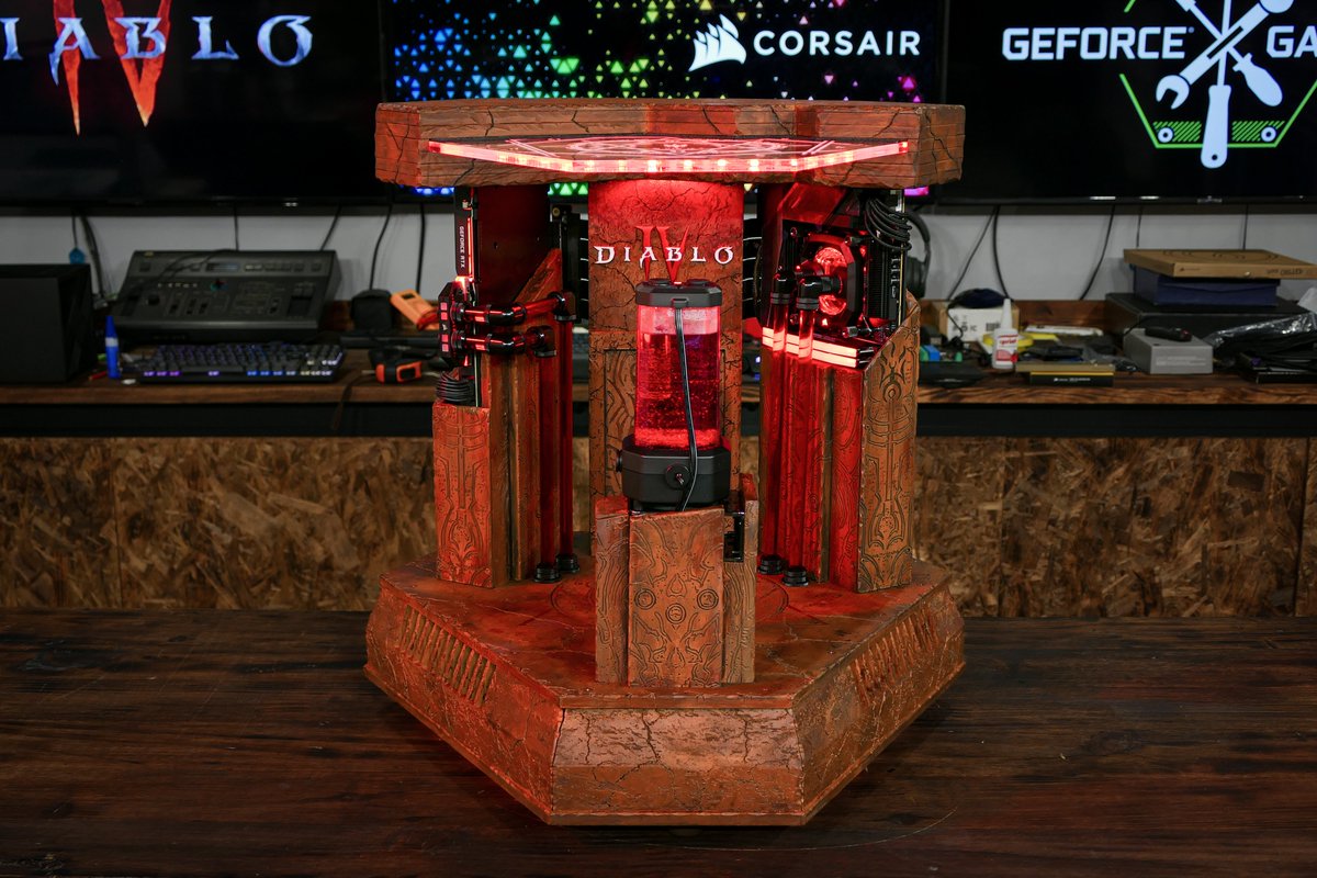 EvangelionEldar's tweet photo. Me acaban de hacer un regalazo brutal. Desde @NVIDIAGeForceES y @CorsairSpain me han contactado para enviarme este pedazo de PC inspirado en Diablo IV 😵 Mil gracias, vaya pasada https://t.co/LSvmpNnUT5