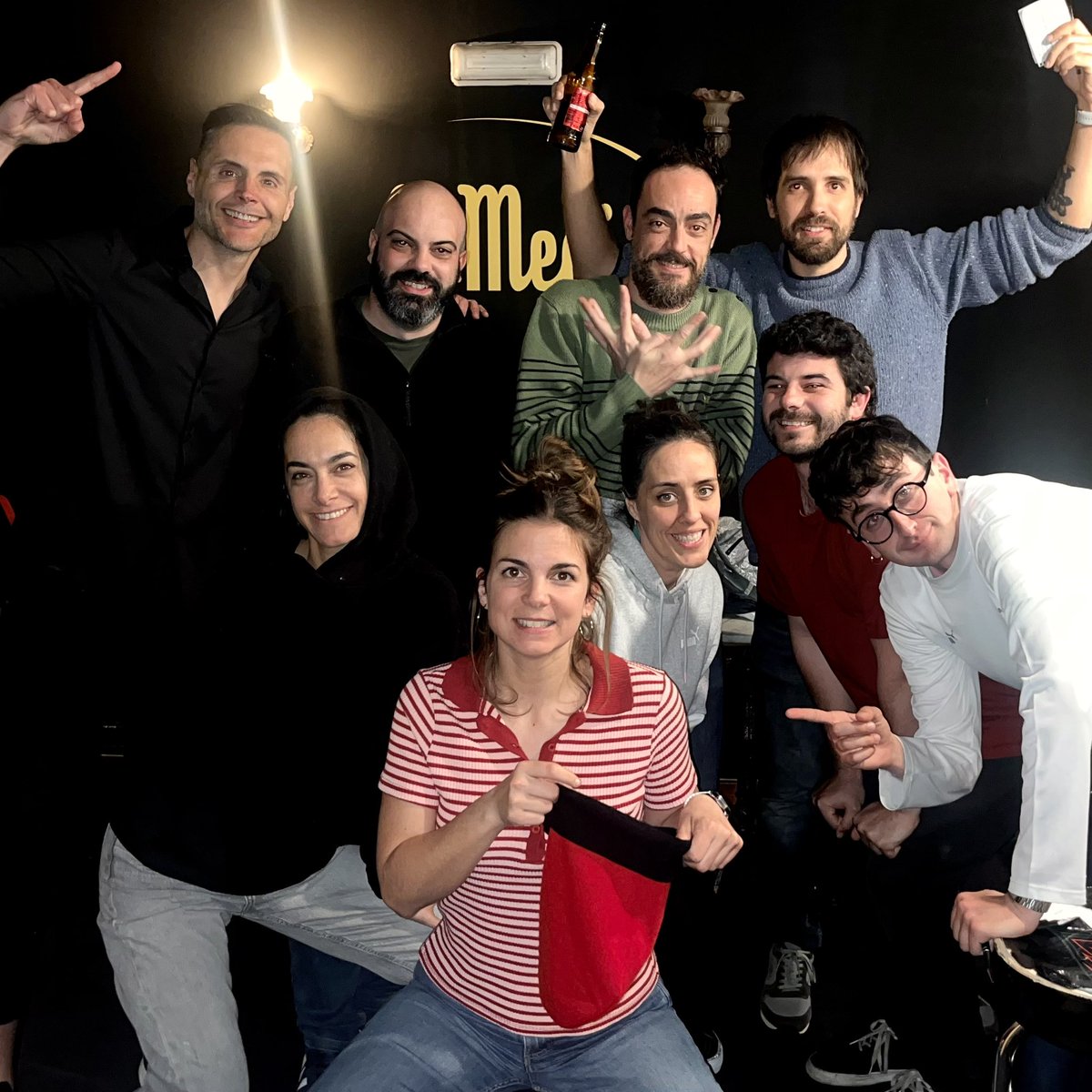 laltremic's tweet photo. I així? Ahir es va fer la processó de la Santa Lolada. La parròquia de feligresos reunida al Medi es va rendir als peus dels predicadors de la doctrina del Lol i es va trascendir en un acte litúrgic "digno d'admiráh". https://t.co/5HOMnEVCgg