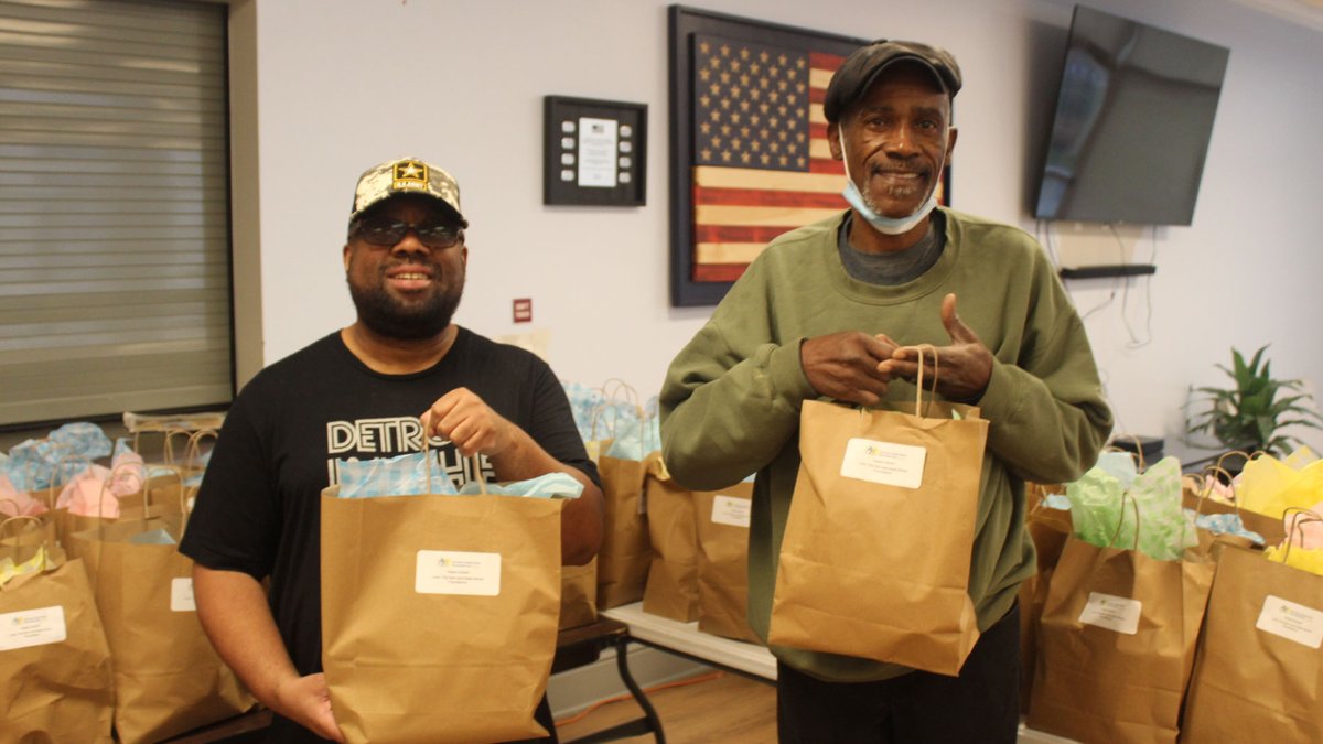 S_N_Foundation's tweet photo. We dropped off Easter baskets to the veterans residing at Piquette Square in Detroit. We thank them for their service, and hope they enjoy! https://t.co/sxynvgFY7I