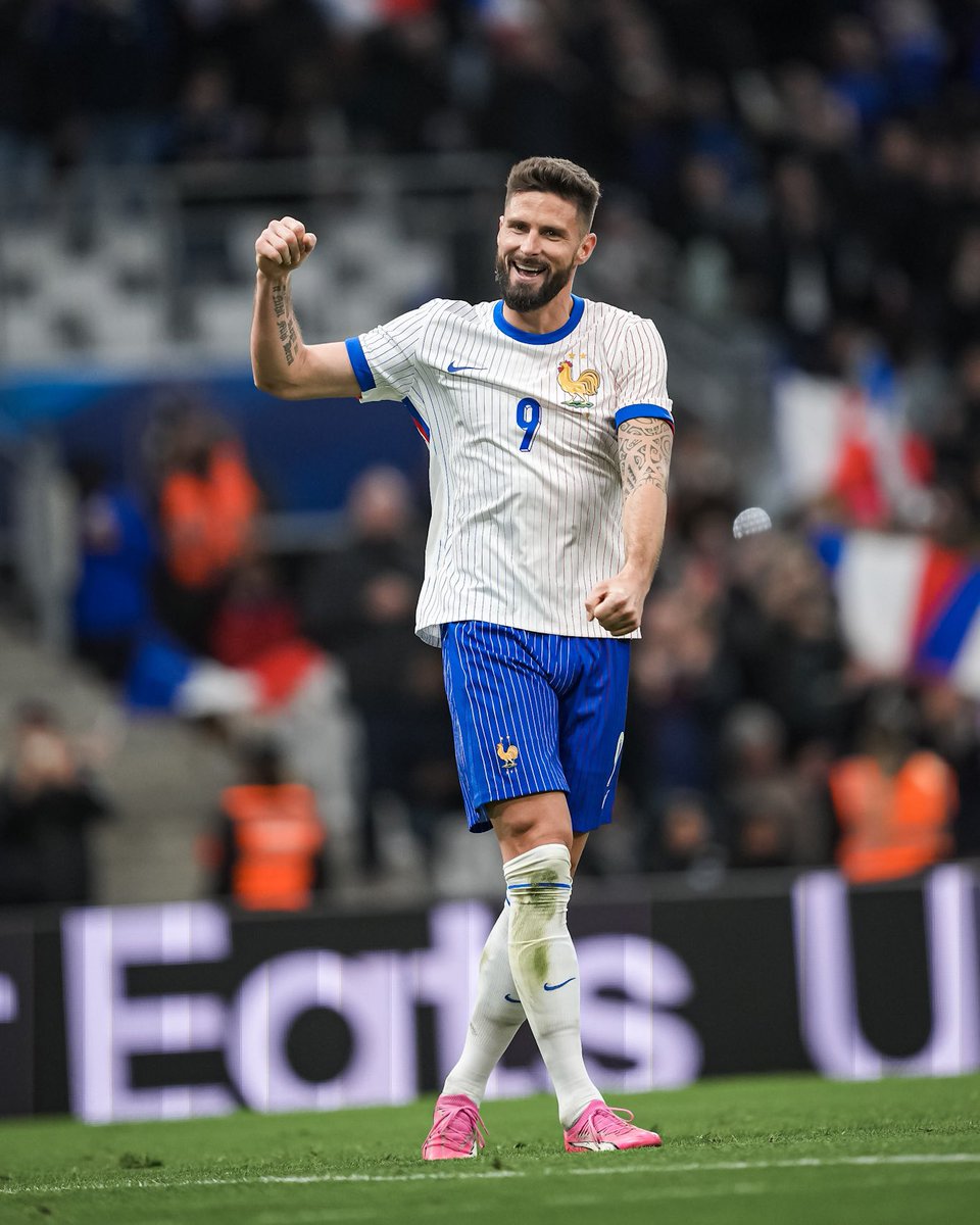 𝟴𝟴𝘁𝗵 𝘃𝗶𝗰𝘁𝗼𝗿𝘆 💪 @_Olivier Giroud_ is now the player with the second-most wins for Les Bleus (behind Lilian Thuram at 93) 🇫🇷 #FiersdetreBleus