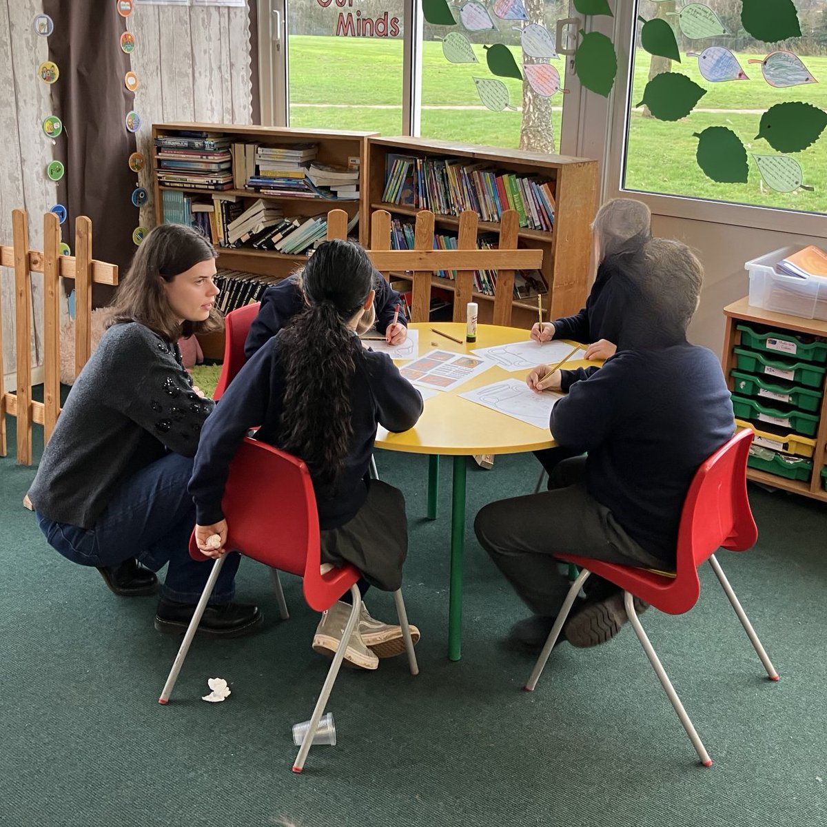 WPWarwick's tweet photo. A fantastic team of ambassadors visited Keresley Newland Primary Academy earlier this month to deliver interactive and engaging sessions on Roman food and Greek mythology and vases. Everyone had a great time and learned lots! @WarwickClassNet @ClassicsWarwick https://t.co/TWqwdu0lqt