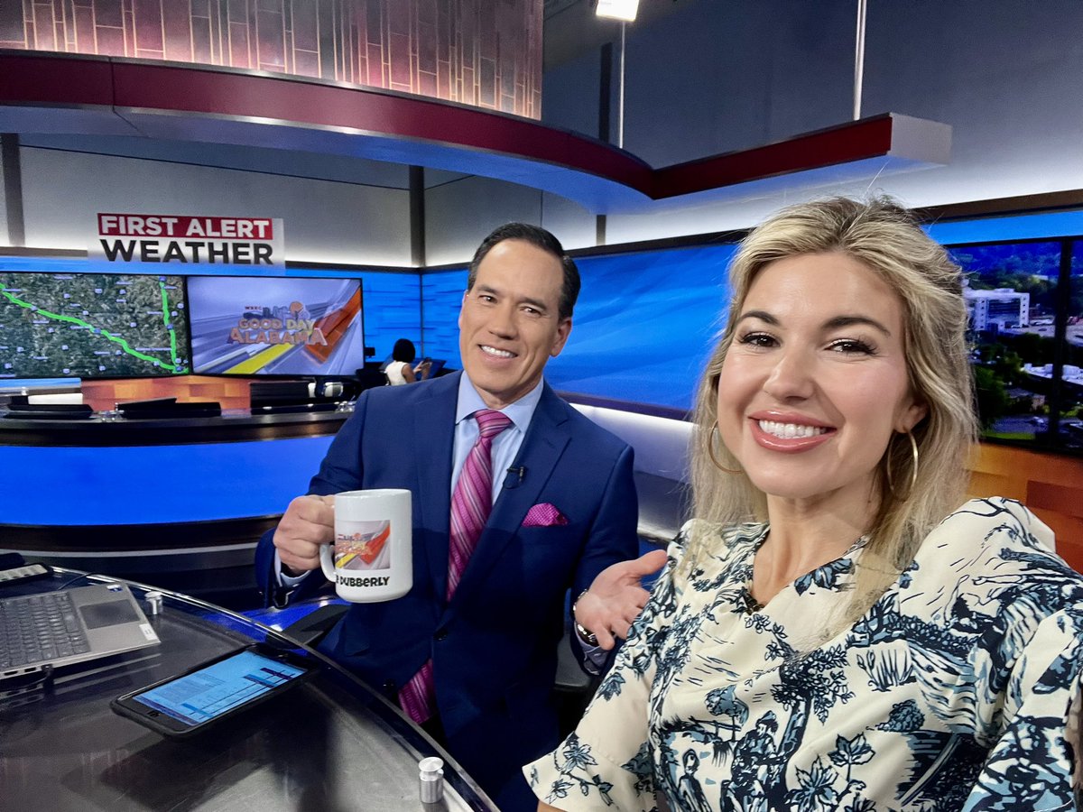 LyndenBlake's tweet photo. Morning!
@MikeDubberlyGDA without coffee vs @MikeDubberlyGDA with coffee.
So far I’ve drank @DrinkShineWater, too sweet coffee, up next Diet Coke time. #amnewslife https://t.co/DROkN8tZIe