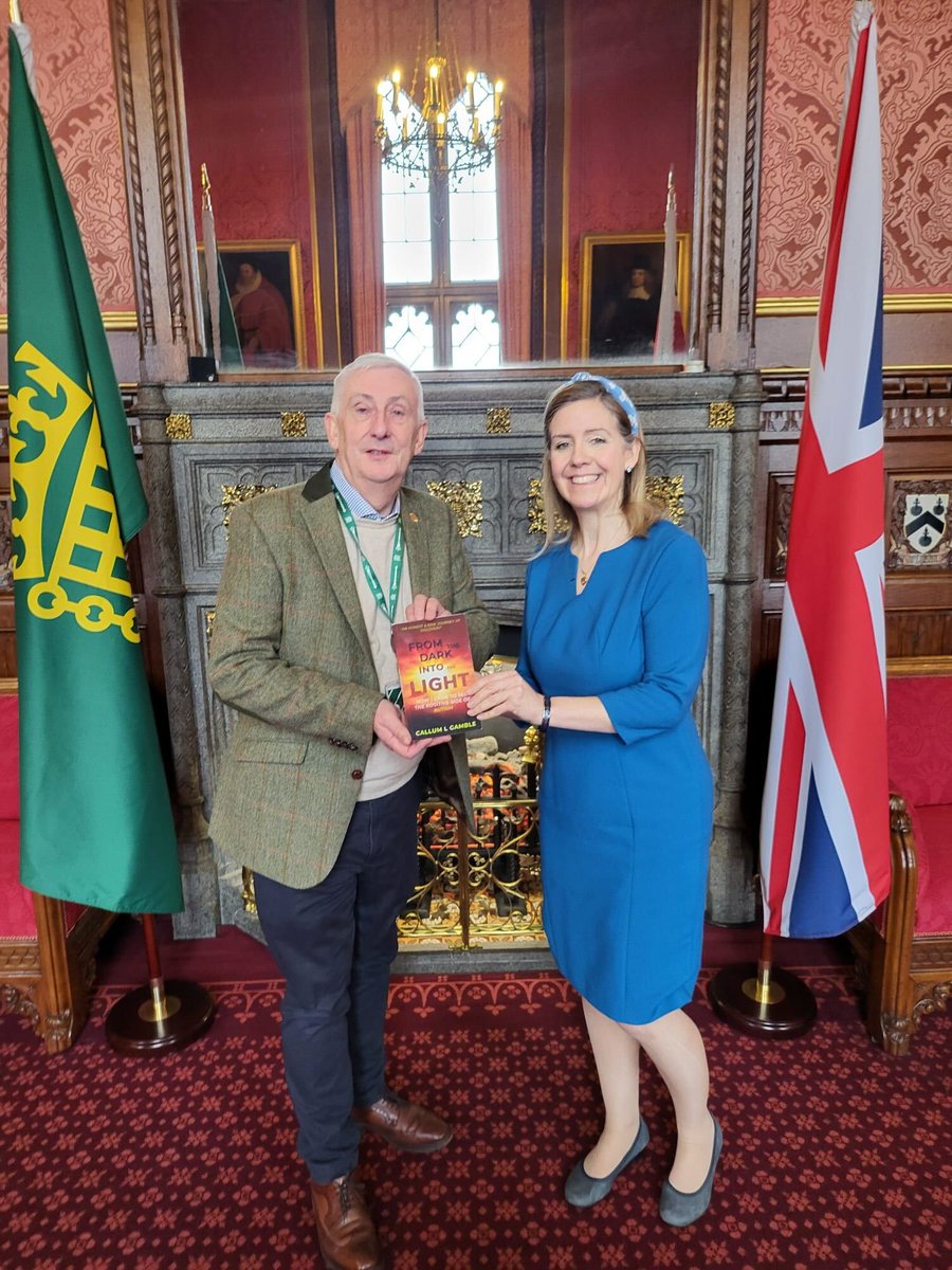 CallumGamblePro's tweet photo. Yesterday, a signed copy of my book was presented to the Speaker of the House of Commons of the United Kingdom, Sir Lindsay Hoyle 😃

#AutismAwareness #Neurodiversity #BookLovers #UnitedKingdom https://t.co/61pSY8vs0z