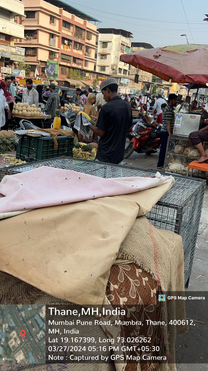 Khansalim1993's tweet photo. @ThaneCityPolice @TMCaTweetAway 
Illgl meat sell on raod which is make lots of smells and many oother regions peoples is also frustrated from this …
Dng lots of cmplnt to @TMCaTweetAway @ThaneCityPolice  but no action still taken..

@NiteshNRane  please help to STOP ILLEGAL this https://t.co/2S6f6yLpqw