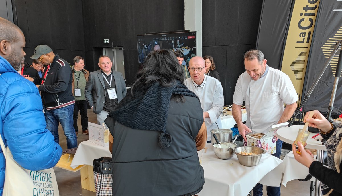 ADOCC_'s tweet photo. 🥕🔊[EN DIRECT] du Salon #OccitAlim à #Toulouse !
Un RDV pour explorer l'avenir de l'#alimentation #durable en #RestaurationCollective 🍽️
Au programme : rencontres, partages, échanges et démonstrations #culinaires 👨‍🍳
Découvrez les produits #locaux et #labellisés d'#Occitanie ! 🥦 https://t.co/jGF1VG5nrJ
