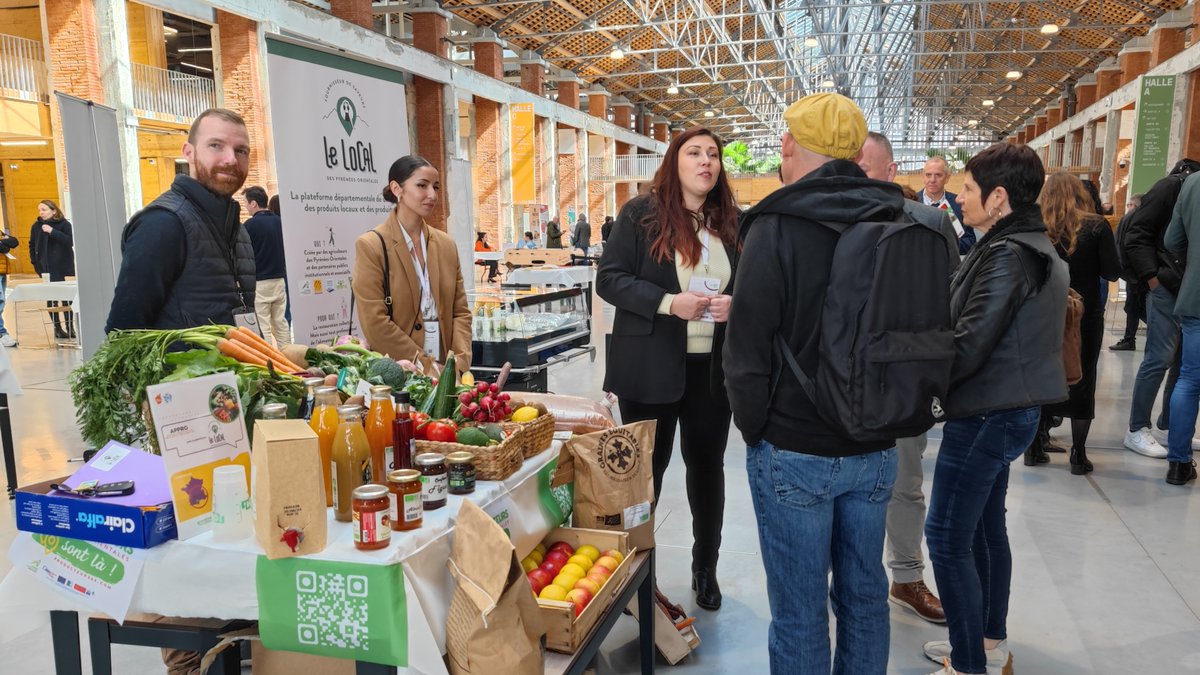 ADOCC_'s tweet photo. 🥕🔊[EN DIRECT] du Salon #OccitAlim à #Toulouse !
Un RDV pour explorer l'avenir de l'#alimentation #durable en #RestaurationCollective 🍽️
Au programme : rencontres, partages, échanges et démonstrations #culinaires 👨‍🍳
Découvrez les produits #locaux et #labellisés d'#Occitanie ! 🥦 https://t.co/jGF1VG5nrJ