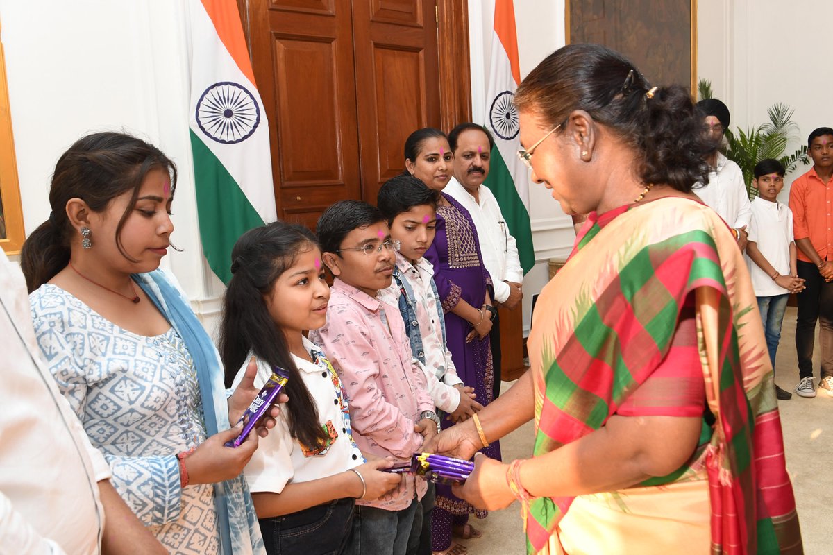 On March 25, #patientadvocates and #thalassaemia #warriors met with the President of India, Mrs. Draupadi Murmu, during #HoliFestival. Their message? It's time for #India 🇮🇳 to unite in #awareness & action with mandatory antenatal #screening and better care for #patients.