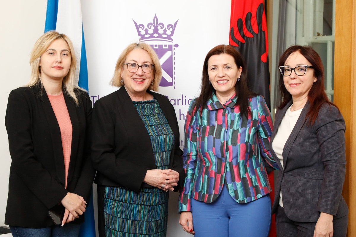 A warm (albeit rainy) welcome to Ermonela Valikaj, Deputy Speaker of the Parliament of Albania 🏴󠁧󠁢󠁳󠁣󠁴󠁿🇦🇱 to @ScotParl, who this morning met with DPO @aewing4Cbeath. Topics discussed included parliamentary procedure, gender representation in our parliaments and public participation.