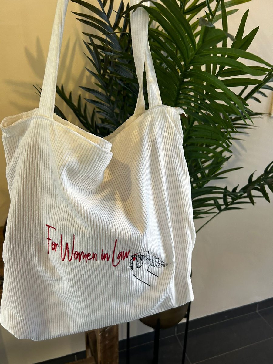 Get in your bag and shop our tote bag  😊 

Available for pre-order on our website forwomeninlaw.com

The perfect accessory for every #womaninlaw to carry essentials. 

Available in black and white. 

Delivery or collection option available.

#shop #tote #bag #forwomeninlaw