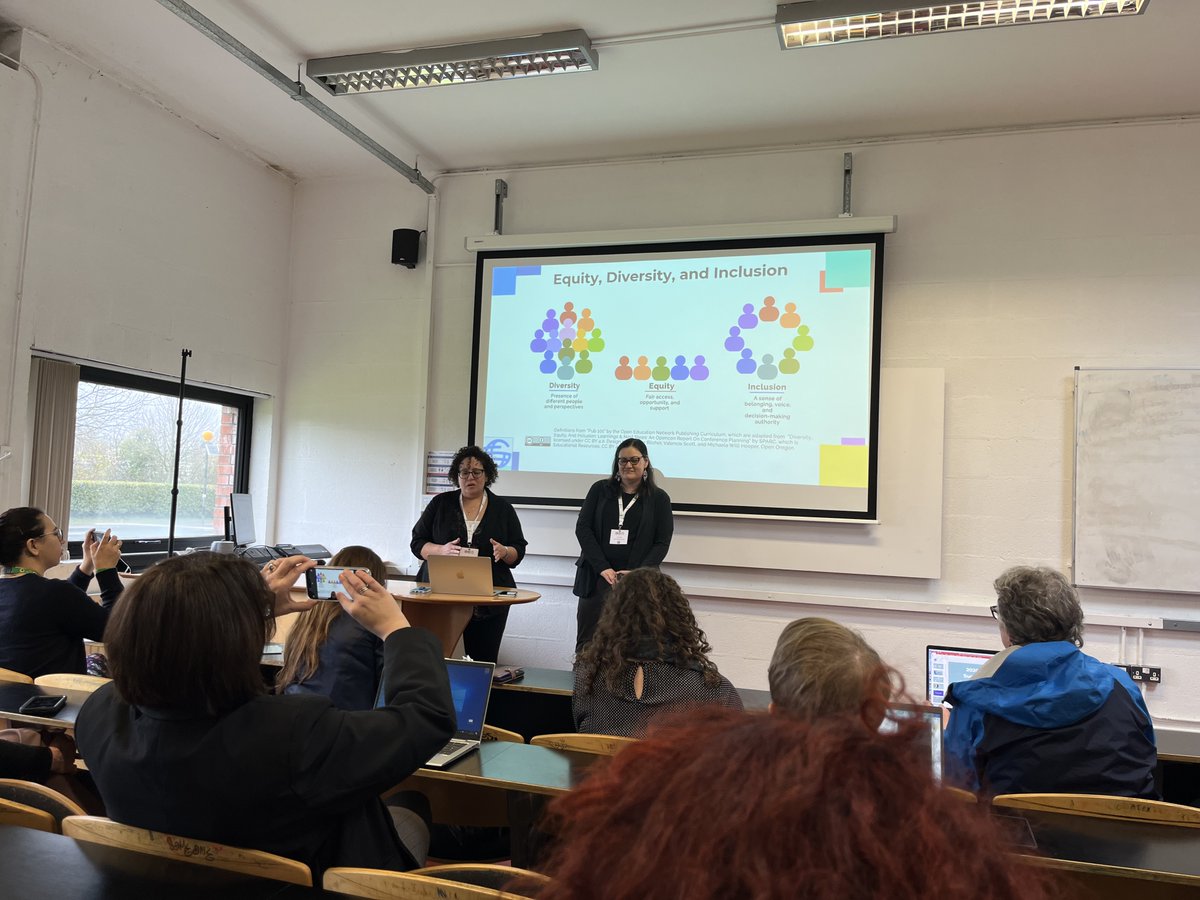 🔥 #oeglobal in action at #oer24 “Supporting EDI: A Spotlight on Open Education in Community Colleges” presented by Heather Blicher and Liz Yata at #cccoer Access the slides 👉 docs.google.com/presentation/d… #openeducation #dei #diversity #equity #inclusion