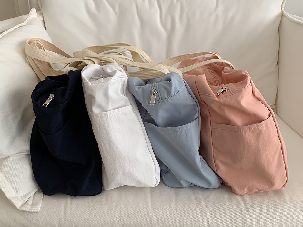 still_cozy's tweet photo. new!(5%off~3/29)
📌메리 더플백 4color 
캐주얼한 디자인에 가볍고 넉넉한 크기로 
여행용,운동용,학교용 등 활용도 높은 더플백입니다:)

#rt이벤트 
rt해주신 한 분께 원하시는 컬러 보내드려요😆 

📎https://t.co/cOnMedVU4Q https://t.co/IEzGFmQPKB