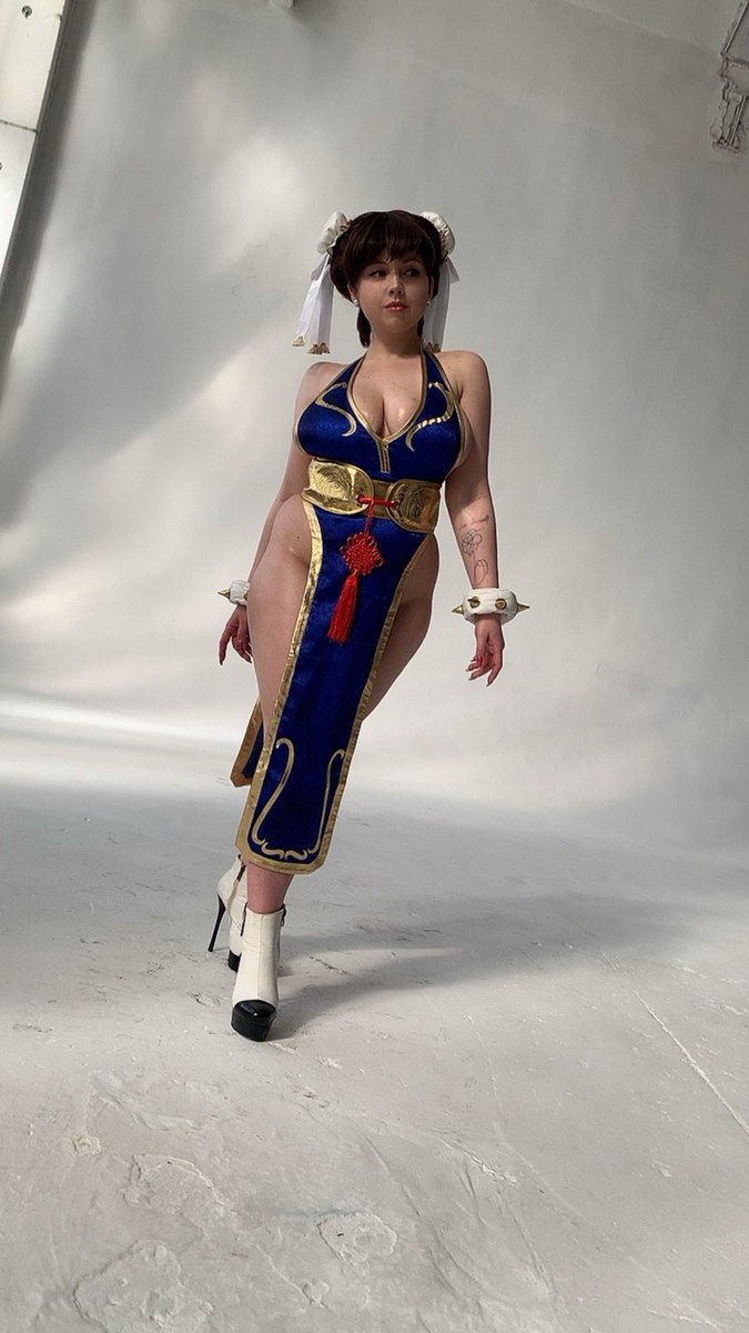 I remind you that you can see more of my exclusive content on my ⭕️nlyF🅰️ns - link in bio. And you can also support me with tips 💸💗 Thank You for your support 🥰 #ChunLi #ChunLiCosplay #StreetFighter #StreetFighterCosplay #cosplay