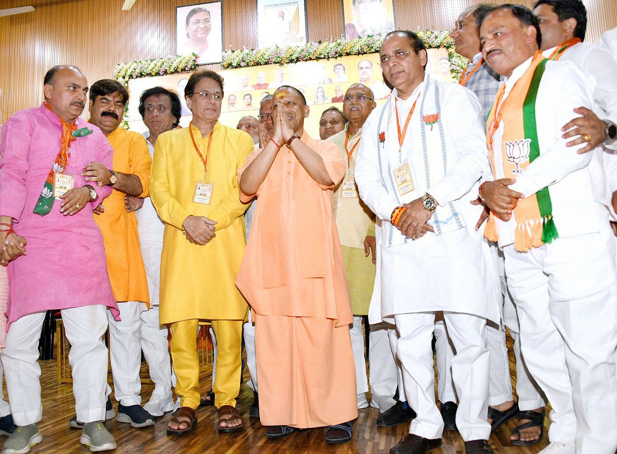 myogiadityanath's tweet photo. बाबा औघड़नाथ जी की पावन धरा, क्रांतिभूमि मेरठ में राष्ट्रवाद की प्रचंड बयार है। यहां के जन-जन के मन में 'फिर एक बार, मोदी सरकार' है।

धन्यवाद मेरठ वासियो! https://t.co/k3IDb19p31