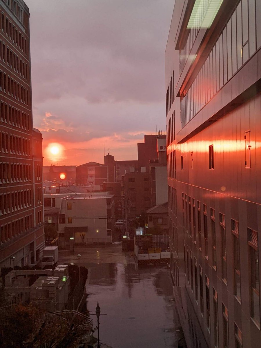 OITsolarshinkan's tweet photo. 大学まで約2時間かけて通学していて、大変だと思うことは無くなってきました。それは、講義を受ける気持ちより、ソーラーカープロジェクトで活動したいという思いによるものでした。自分には何が足りないのか、何ができるのかを考え、話す機会があります。 通学に時間をかけてでも楽しく感じる場所です https://t.co/MZ5IMufPbN