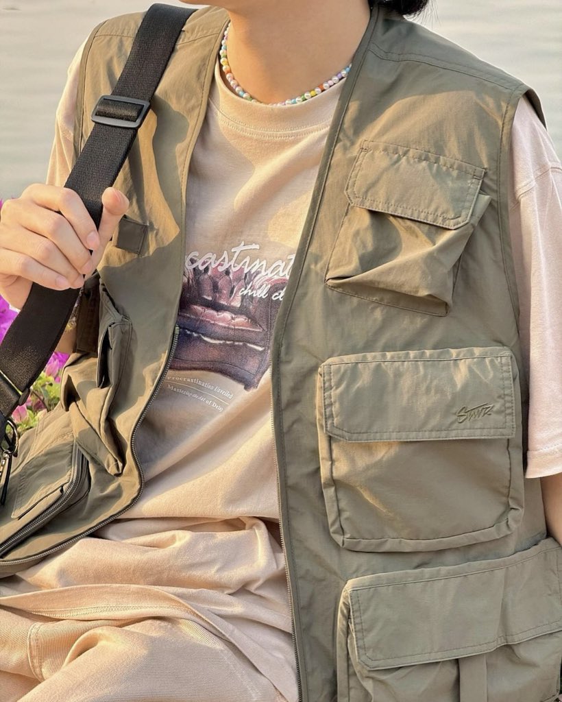 PentorJrpTH's tweet image. IG pentor.jrp update | 27.03.24

&quot;แต่งตัวสนุกๆ ลุคไม่ซ้ำ ต้อนรับซัมเมอร์กับคอลเลคชั่น Spring/Summer 2024 กับ @pullandbear เลือกช้อปกันได้แล้ววันนี้ที่ร้าน Pull &amp;amp;Bear ทุกสาขา หรือทาง LINE OA @pullandbear
#pullandbear
#pullandbearthailand
#pullandbearss24&quot;…