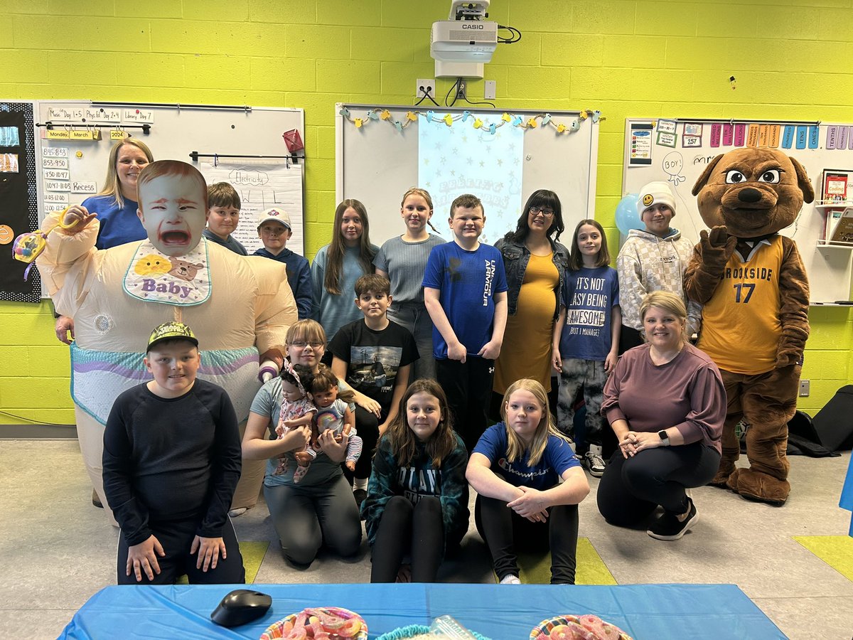 HDDawe's tweet photo. Sending Ms Stacey off with a Beautiful baby shower. Planned, designed and hosted by the Ss in our class! #whatajob @BrooksideInt #wewillmissyou https://t.co/mhaoU4Z87X