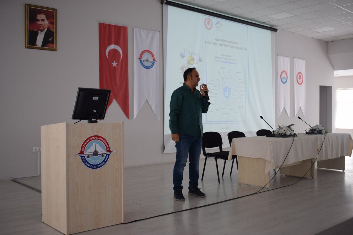 HalkKeciborlu's tweet photo. 60. Kütüphane Haftası kutlama etkinliklerimiz devam ediyor. Bugün SDÜ Öğretim Görevlisi Dr. Orhan ALAV  Açık Bilim Ekosistemi:Açık Erişim, Veri Yönetimi ve Yapay Zeka konulu söyleşisini gerçekleştirdi. Hocamıza bu güzel söyleşi için teşekkür ederiz. https://t.co/AmkC3jezqL