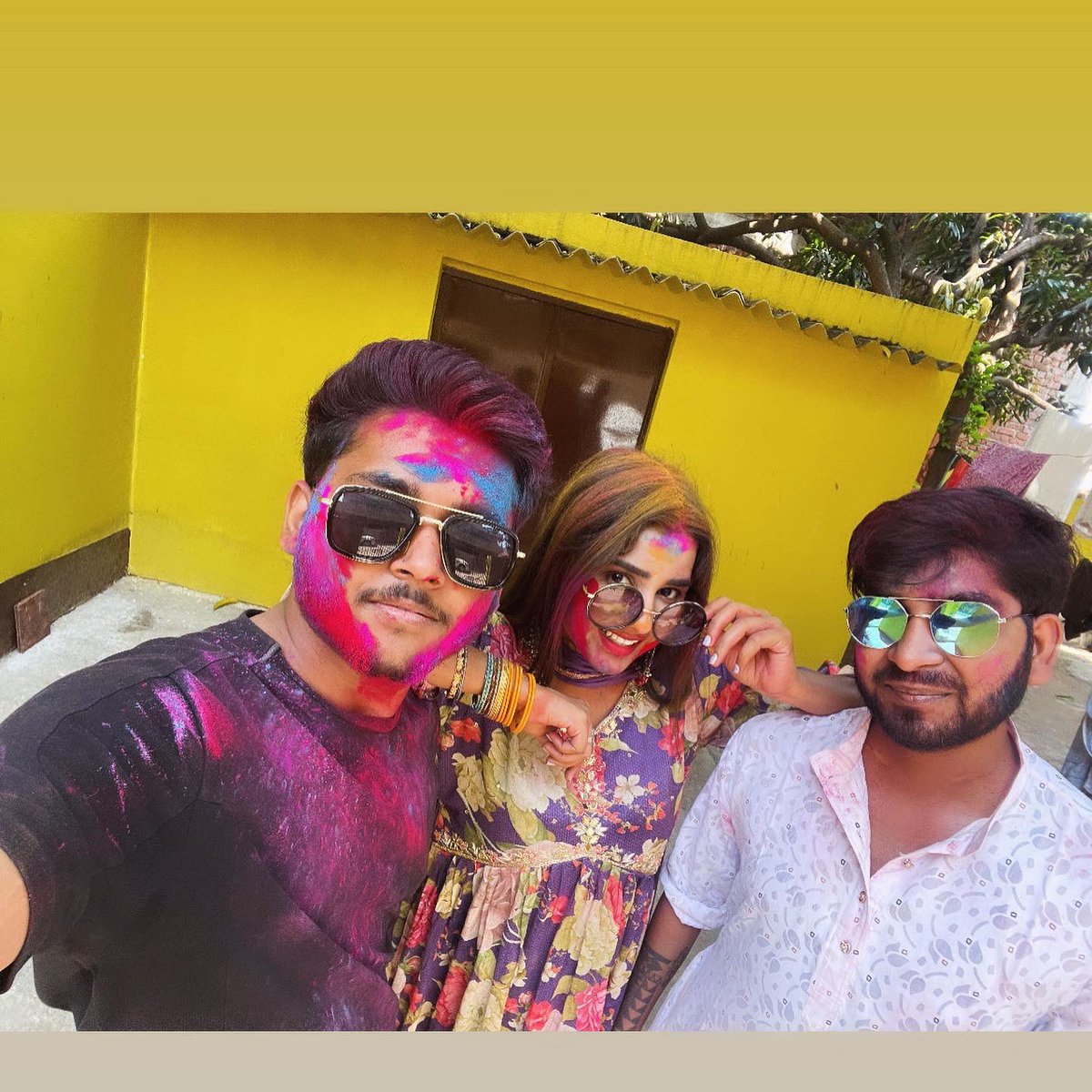 apsarakashyap1's tweet photo. 😊This Holi celebrate with my Family 
                               &amp;
  ♥️makes my life more blessful 🎨💕
.
#holi #clebrations🎊 #family #color https://t.co/inYNrJUvwd