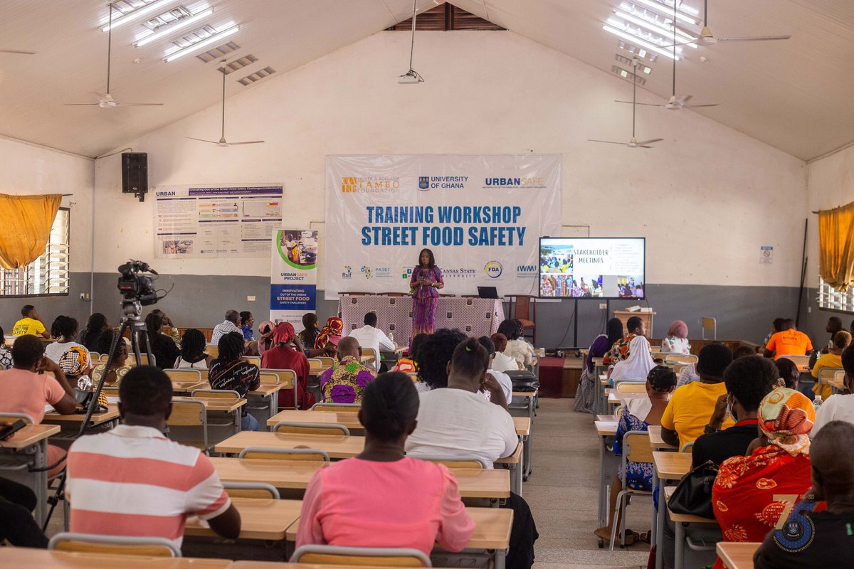 UnivofGh's tweet photo. Over 100 street food vendors across 29 Metropolitan, Municipal and District Assemblies (MMDAs) in Greater Accra have benefited from a two-day training session organized by the Department of Agricultural Economics and Agribusiness as part of its UrbanSafe Project.
1/2

#UGIS75 https://t.co/6CsaMK2EeK
