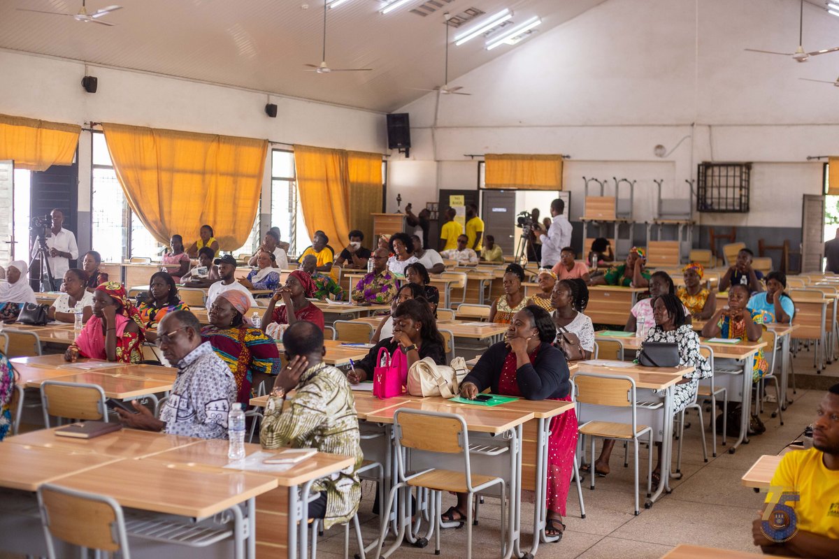 UnivofGh's tweet photo. Over 100 street food vendors across 29 Metropolitan, Municipal and District Assemblies (MMDAs) in Greater Accra have benefited from a two-day training session organized by the Department of Agricultural Economics and Agribusiness as part of its UrbanSafe Project.
1/2

#UGIS75 https://t.co/6CsaMK2EeK