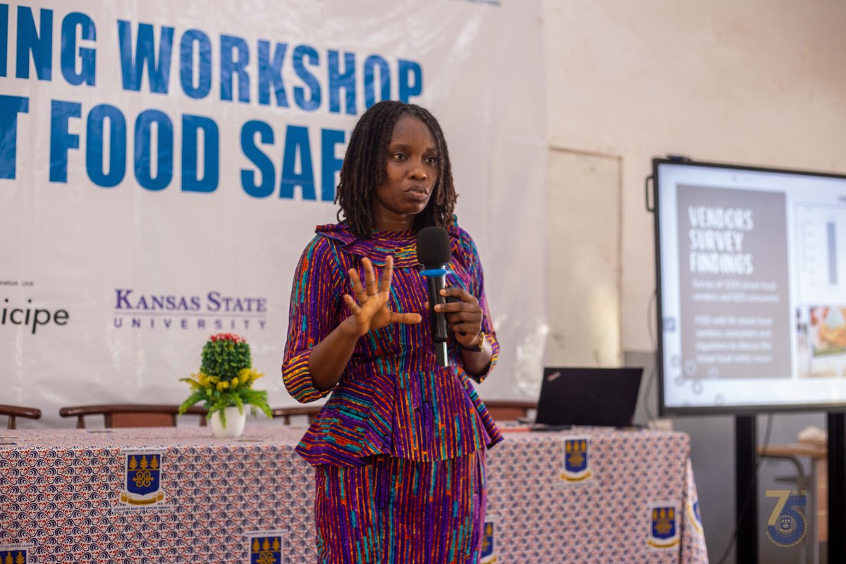 UnivofGh's tweet photo. Over 100 street food vendors across 29 Metropolitan, Municipal and District Assemblies (MMDAs) in Greater Accra have benefited from a two-day training session organized by the Department of Agricultural Economics and Agribusiness as part of its UrbanSafe Project.
1/2

#UGIS75 https://t.co/6CsaMK2EeK