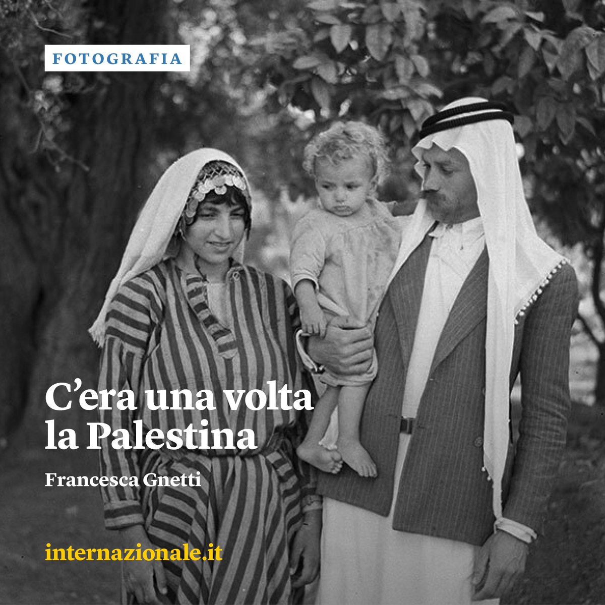 Internazionale's tweet photo. Il libro fotografico "Against erasure" è una testimonianza visiva della società palestinese prima del 1948. Un modo per ridare valore a una storia e a una memoria che rischiano di essere cancellate, scrive Francesca Gnetti: https://t.co/zkdwR7X8Ik https://t.co/pZtniaiwoX