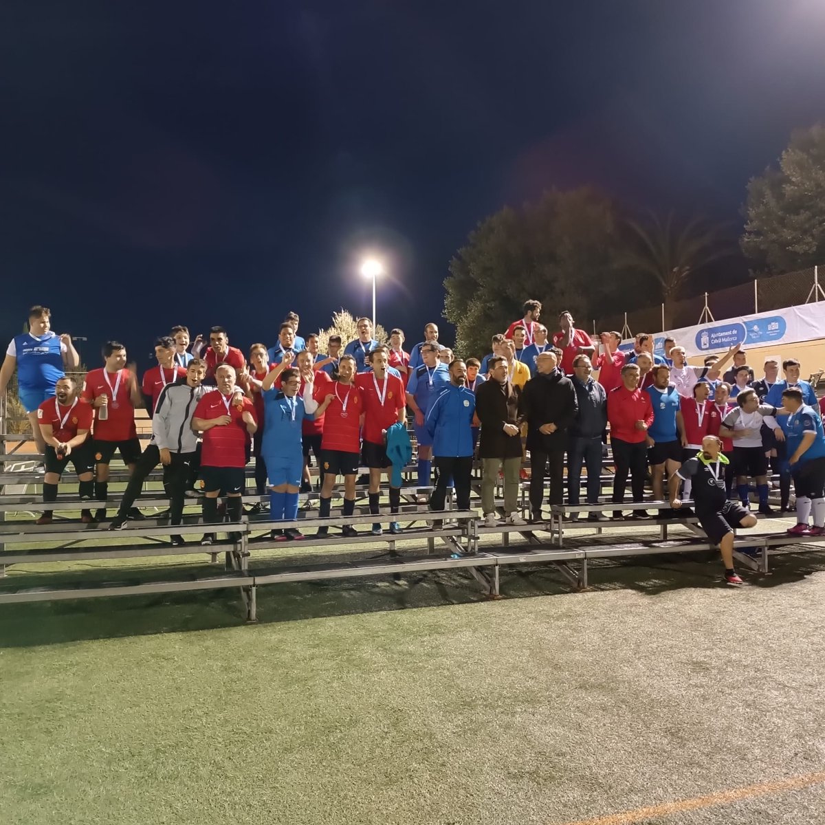 ❤️‍🔥⚽️ Ayer se jugó un partidazo lleno de valores y disfrute entre <a href="/MallorcaIntegra/">Fundacion Mallorca Integra</a> y nuestro Genuine en la <a href="/SantaPonsaCUP/">Santa Ponsa Cup Mallorca</a>.

☺️ Agradecemos a la organización del torneo la invitación.

👉 Lo próximo del equipo Genuine ya será la siguiente fase de <a href="/FundacionLaLiga/">FUNDACIÓN LALIGA</a> en Tenerife.