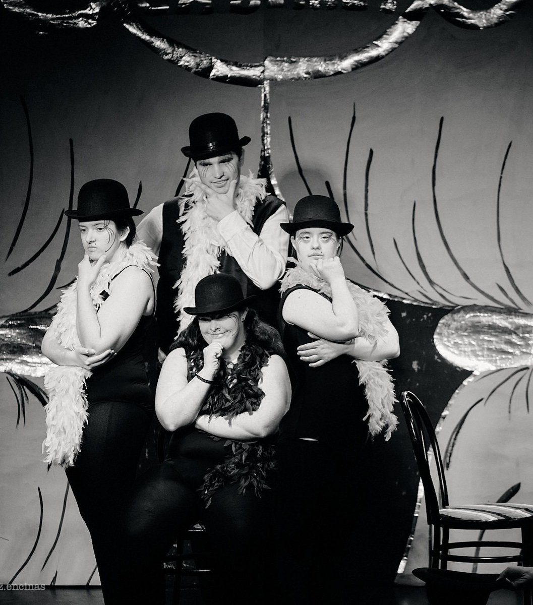 La Tramoya comparte con tod@s el #Diamundialdelteatro La #diversidad enriquece la #Cultura  y la #Sociedad <a href="/APILADpozuelo/">APILAD asociación</a> @ailove_esai <a href="/ateneocult1mayo/">Fundación Sindical Ateneo 1º de Mayo</a> <a href="/Bululu2120/">Bululu2120</a> <a href="/culturainquieta/">Cultura Inquieta</a> <a href="/PatriGomendio/">Patricia Gomendio</a> <a href="/salatarambana/">Sala Tarambana</a> <a href="/TeatroLagrada/">TeatroLagrada</a> <a href="/salaplotpoint/">Sala Plot Point</a>
¡La función está por comenzar!