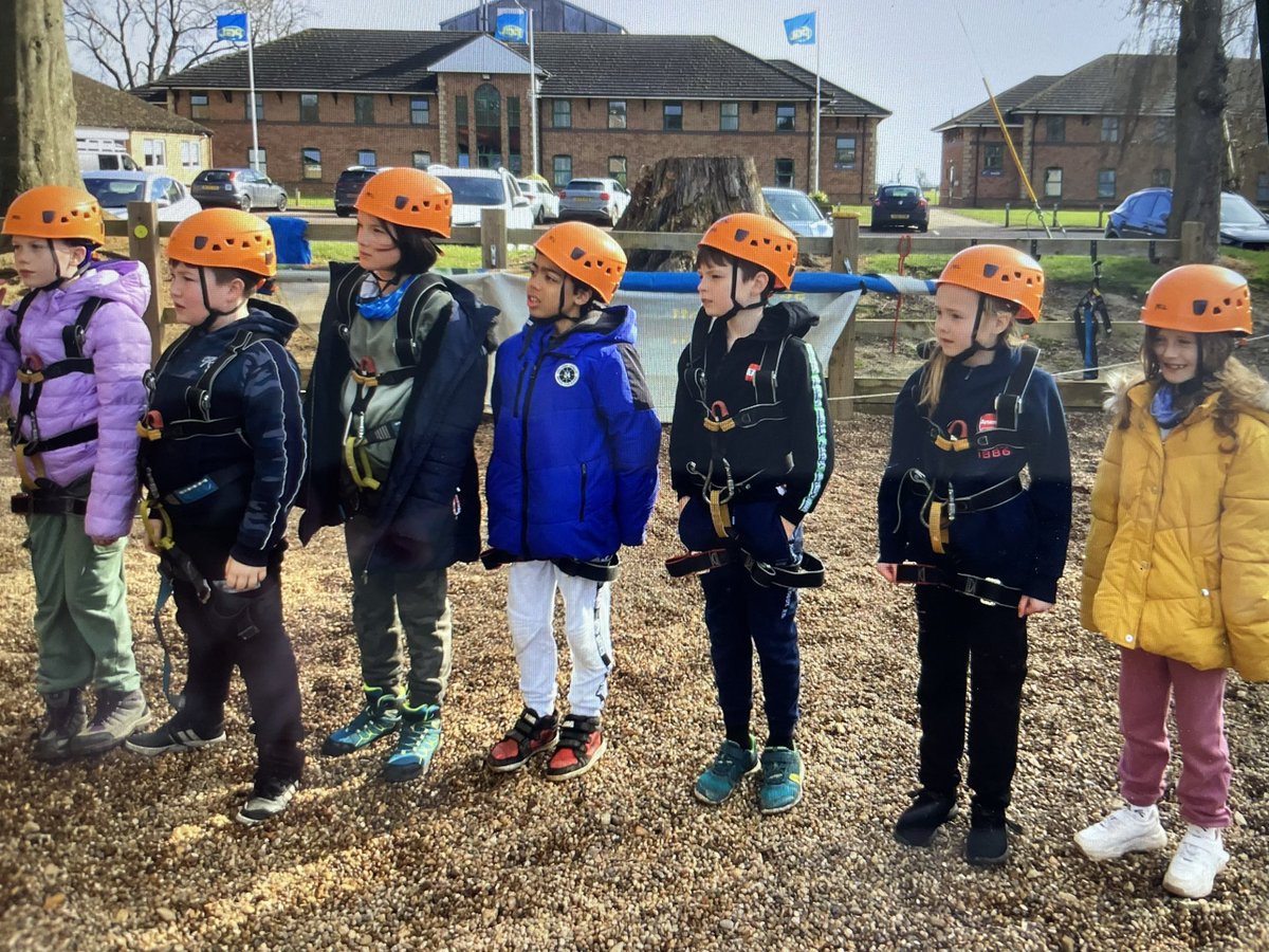SwallowDell5's tweet photo. Rocking the helmets and harnesses! https://t.co/GIXW0zjGQB