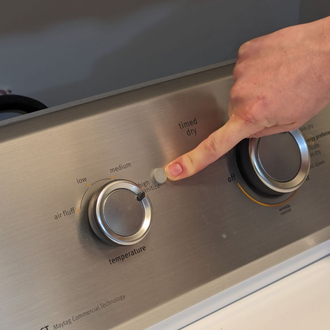 TheIrisNetwork1's tweet photo. Client homes are often outfitted with bump dots that label important items. These dots provide tactile contrast, allowing for easier access to appliances such as stoves, microwaves, and washing machines. https://t.co/GtSONx4g1q