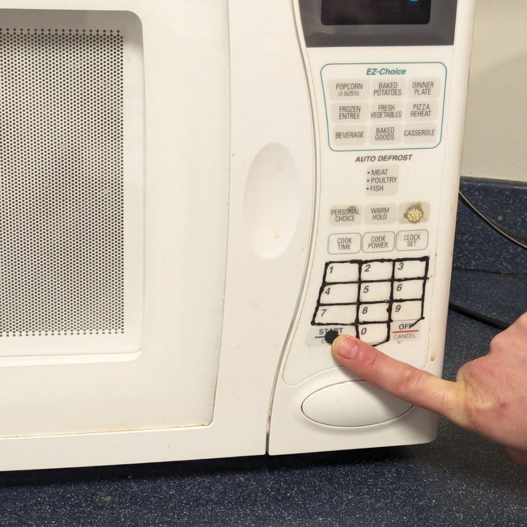 TheIrisNetwork1's tweet photo. Client homes are often outfitted with bump dots that label important items. These dots provide tactile contrast, allowing for easier access to appliances such as stoves, microwaves, and washing machines. https://t.co/GtSONx4g1q