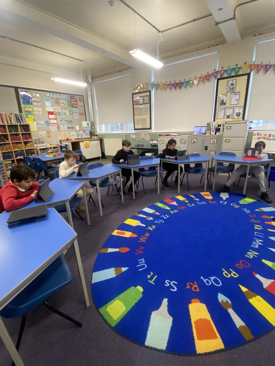 MissSwanSPS's tweet photo. P5s got to try out the new IDL program to help support their literacy development. This is there link to it https://t.co/UcnZEkoUfD https://t.co/QEnjQEZypt