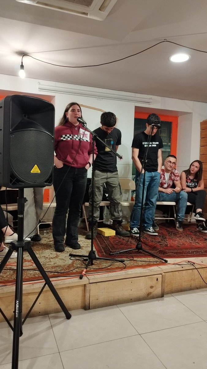 2024ko Bertx(h)oriko bikote irabazlea Eki Mateorena eta Etxahun Azkarraga! Zorionak!!
Honaino gure aurtengo hegaldia. Plazera da bidea zuokin guztiokin egin izana. Hurrengora arte!🐥🐥