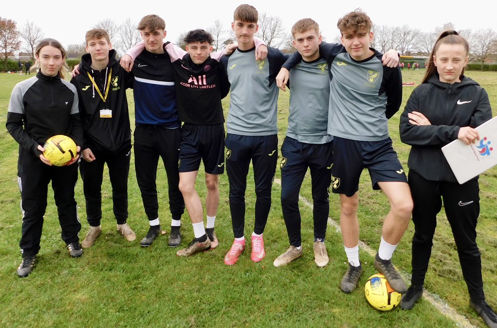 A massive Thank you to the Sports Leaders from @DMA_PE_Dept who supported the Downham Cluster Football Tournament and Festival last week. As always a very professional job done! @TheLynnNews @YLPSport @KingsLynnLive @NorwichCityFC