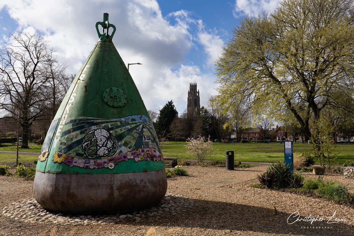 Beautiful Spring morning in Boston Town Park @boston_lincs @Bostonboro @Bostonboston @VisitBostonUK @Discover_Boston @LincsSkies @LincolnshireLyf @LydiaSRusling #spring #LincsConnect #daffodils #bostontownpark #scenic #lincolnshire