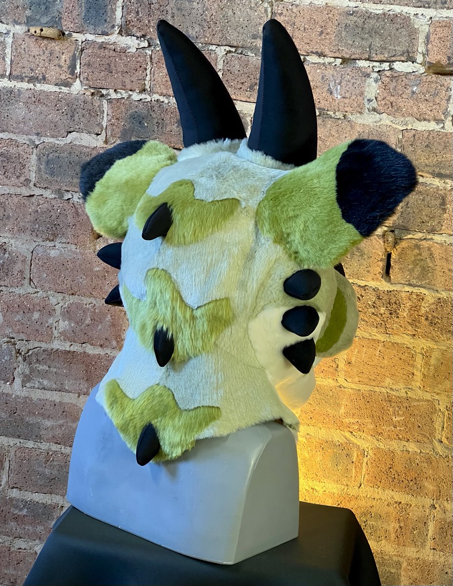 Biglionsden 🦁 @ Confuzzled tweet media