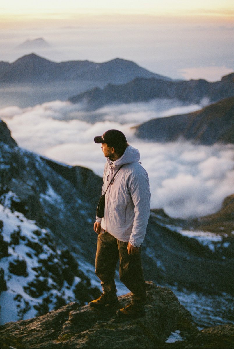 The Swiss Alps, captured effortlessly on film. Photographer — @PNGPRDCTNS