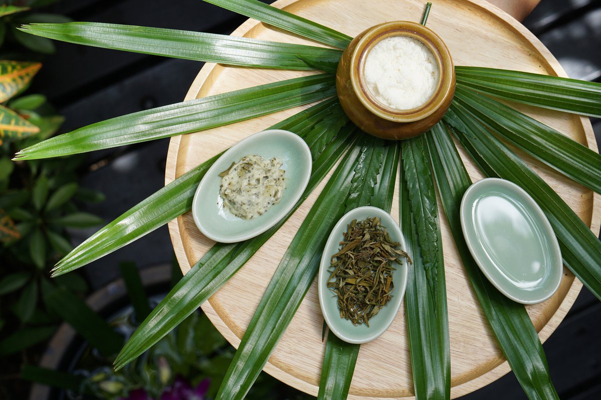 FSThailand's tweet image. Indulge in a luxurious cannabis-infused therapy at the Secret Garden Spa -  rejuvenate body, mind, and being with a head-to-toe ritual featuring the essential benefits of CBD oil and balm. Experience complete relaxation through the bit.ly/fskoh_spa_cann…. #fskohsamui #fswellness