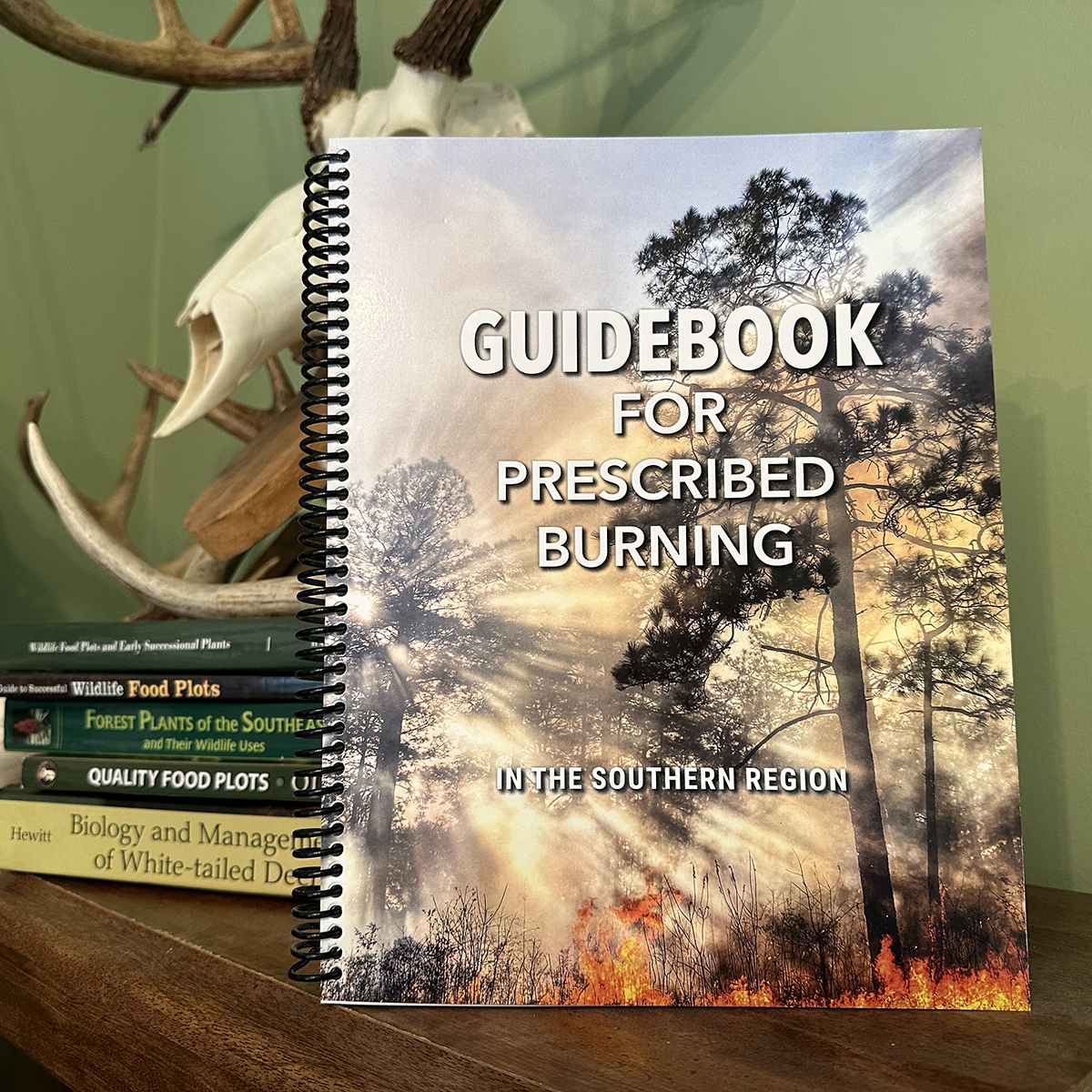 Most of prescribed fire success is in the planning and prep. A new guidebook from @soforext, @Leslie_Boby, @UGAWarnell and others will walk you through the process with expert guidance. Here's my book review and how to acquire your copy: deerassociation.com/how-to-feather…