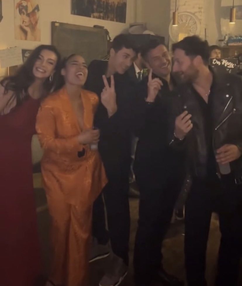 bbxsedici's tweet photo. Voi, la vittoria più grande. 

Contro tutte le maldicenze di questi mesi. 

Angy, Ric, Mirko e Perlina, Marcox2 sono persone vere, leali e legate da una vera amicizia.  Vi vogliamo un bene infinito. Davvero grazie di tutte le emozioni di questi mesi. È solo l’inizio💓

#perletti https://t.co/Q8jx74Ip0E