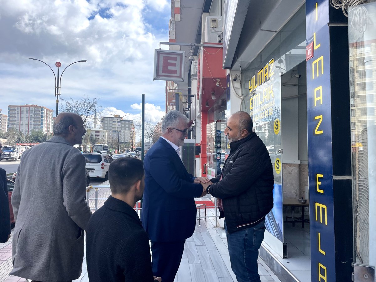 Halkımız HÜDA PAR'ın yönetim anlayışını merak ediyor. Bu merakın ardında saklanamayan bir heyecan var. 

Yürüyüşümüz uzun yıllara yayılacak bir özgürlük meşalesidir. 

31 Mart'ta emaneti ehline verin ve #BuSeferHÜDAPAR deyin...